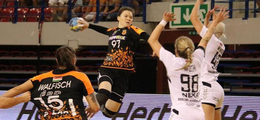 Венгрия. За "Эрд" в победном матче с "Академией Сент-Иштван" дебютировала линейная сборной Казахстана Дана Абильда