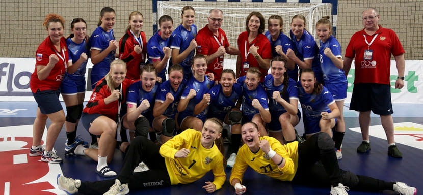 Алексей Гумянов: "Конечно, хотели побороться за золото. Повлияли и травма Даши Лаврентьевой, и ковид, который не позволил провести больше сборов"