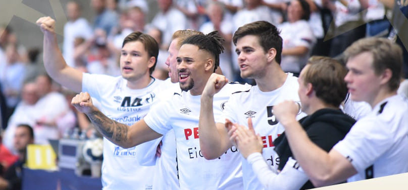 Лига чемпионов. В заключительных матчах игрового дня победители выявлены не были. Очки поделили "Фленсбург" с "ПСЖ" и "Загреб" с "Эльверумом"