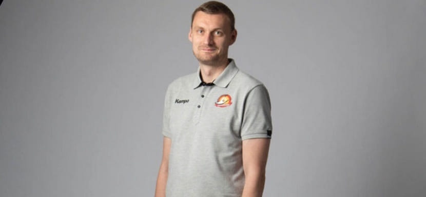 Беларусь. Старший тренер "Кронона" Иван Санько, специализирующийся на работе с вратарями, перебрался в РГУОР