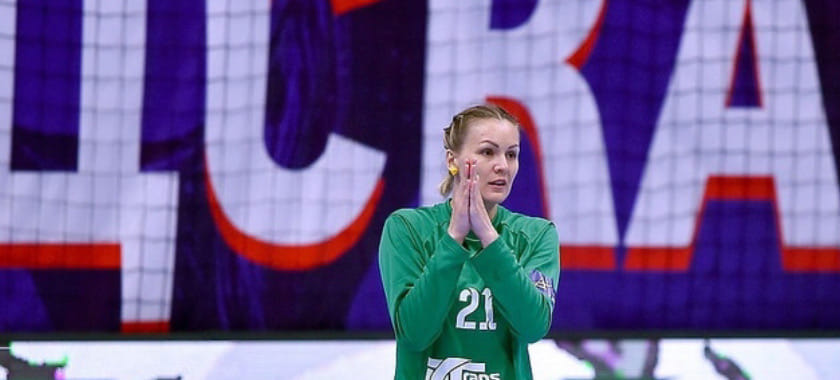 Delo Лига чемпионов. Спасение голкипера ЦСКА Анны Седойкиной в матче с "Дьером" признано лучшим сэйвом третьего тура группового этапа