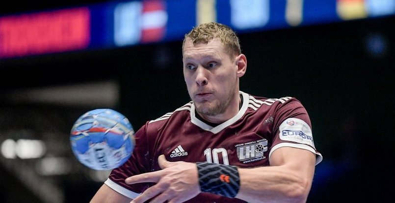 Бундеслига. Дайнис Криштопанс: "Штефану Кретчмару удалось вдохновить меня на переход в "Берлин". И я счастлив быть здесь"