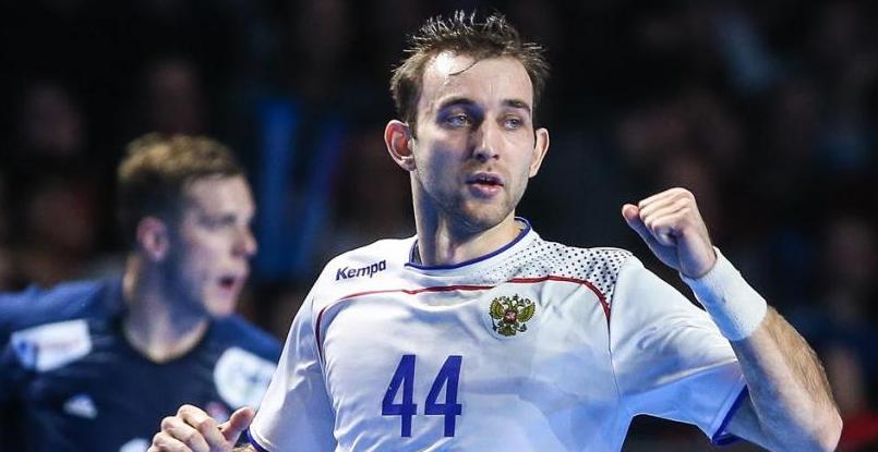 Левый крайний "Мотора" Игорь Сорока вызван в сборную России на отборочные матчи ЧЕ-2020. В команде он заменит Романа Остащенко