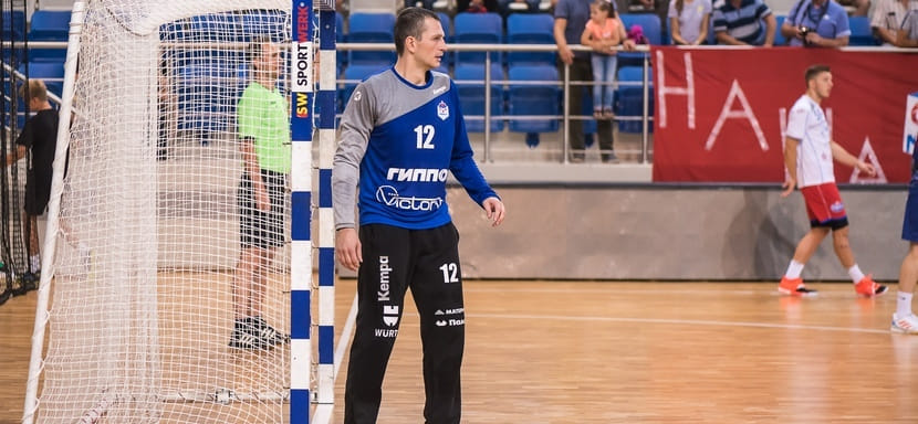 Беларусь. 29-летний голкипер Иван Мороз стал игроком минского СКА. До конца сезона вратарь арендован у запорожского "Мотора"