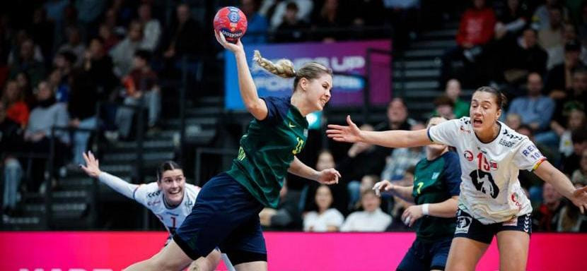 Сегодня станут известны ещё четыре участника основного раунда женского чемпионата мира-2025, проходящего в Германии и Нидерландах