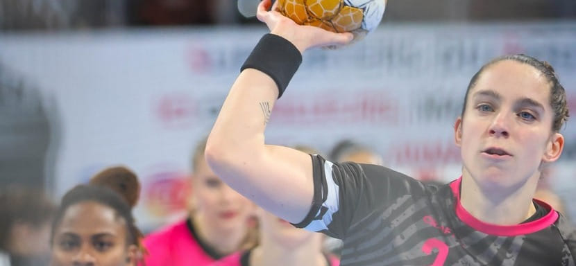 Франция. Левая крайняя Констанс Мони после этого сезона сменит "Брест" на "Шамбре"