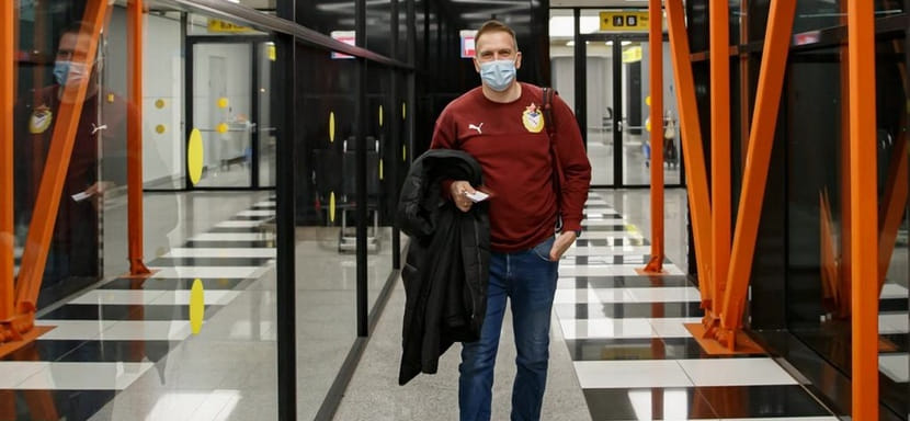 Врач мужского ЦСКА Артем Крынцилов привел в сознание пассажира рейса, которым команда возвращалась после победного матча в Уфе