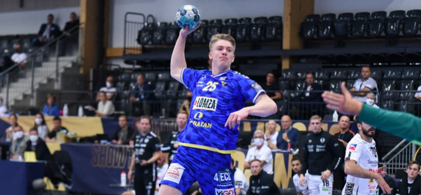 Польша. По предварительным прогнозам, игрок “Кельце” Хаукур Трастарсон избежал серьезной травмы. Но в лучшем случае он пропустит шесть недель