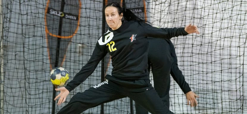 Суперлига. Екатерина Кирикиас: "Выбор позиции в воротах — это самое главное. Важно также наблюдать как за рукой, так и за корпусом соперника"