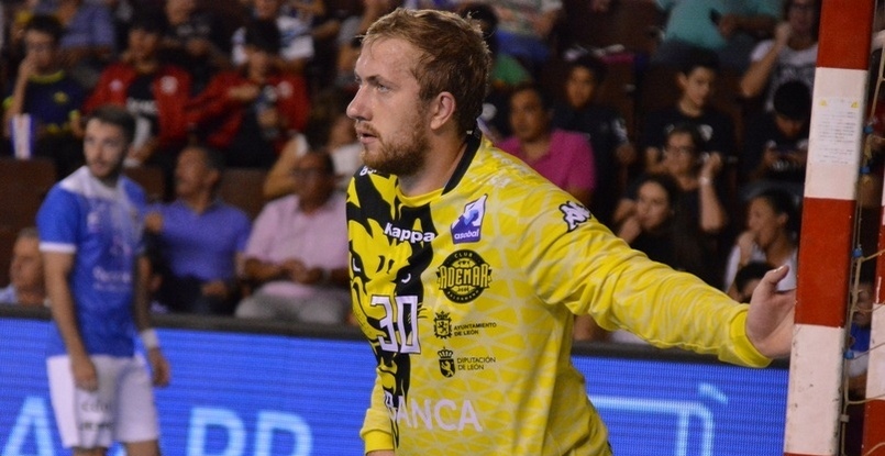 Испания. Белорусский голкипер "Адемара" Дмитрий Потоцкий совершил лучший сэйв 18-го тура в игре с "Вальядолидом" (ВИДЕО)