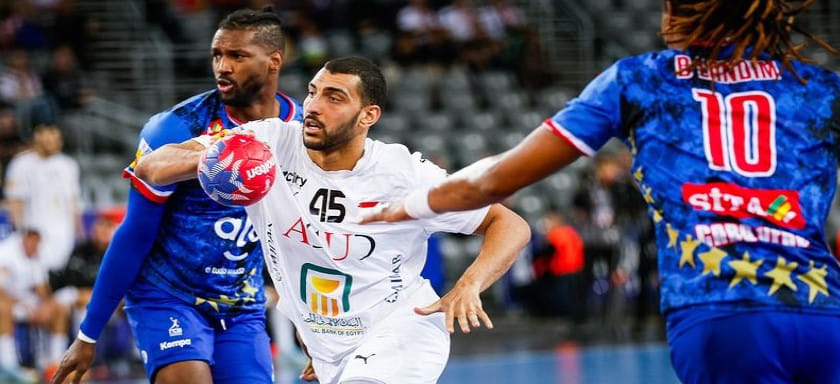 В заключительном туре основного раунда ЧМ-2025 Бразилия одолела Испанию, египтяне ожидаемо переиграли Кабо Верде, обеспечив себе выход в 1/4 финала