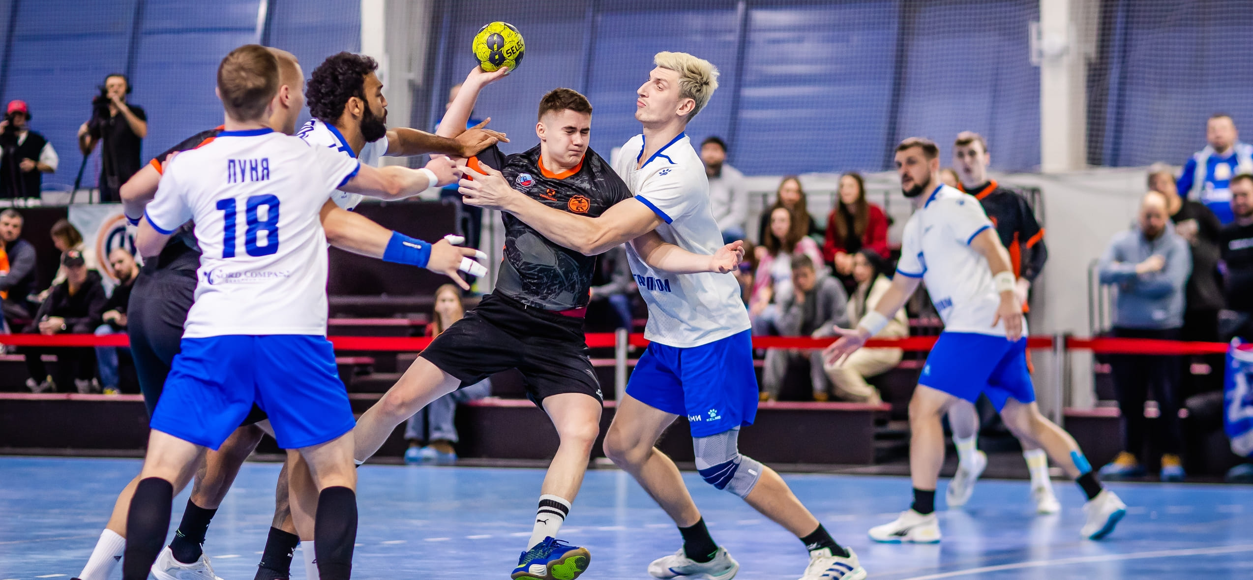 В 1/4 финала мужской Суперлиги "Зенит" сыграет с "Академией", ЦСКА — со СКИФом, "Пермские медведи" — с "Виктором", "Чеховские медведи" — с "Динамо-Сунгулем"