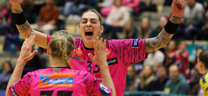 Норвегия. "Кристиансанд" Анны Вяхиревой в седьмой раз подряд выиграл регулярный чемпионат страны, добившись успеха во встрече с "Фаной"