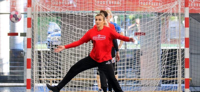 Delo Лига чемпионов. Голкипер "Подравки" Юлия Думанска не сыграет с "Бухарестом" из-за коронавируса. Хорватский клуб заявил одного вратаря