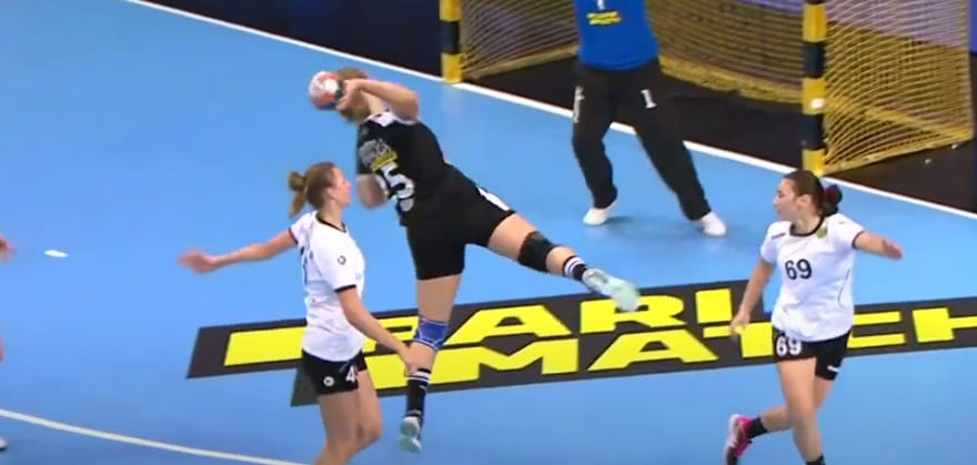 Суперлига. "Ростов-Дон" предлагает вспомнить лучшие моменты матча против АГУ-"Адыиф" (ВИДЕО)