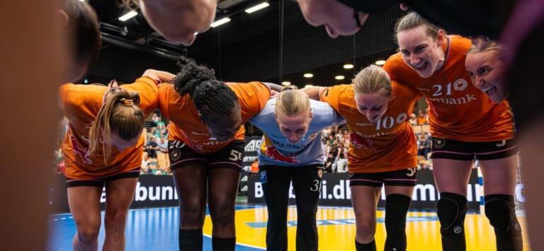 Датский "Оденсе" одержал гостевую победу над венгерским "Дебреценом" в первом матче 1/8 финала женской Лиги чемпионов