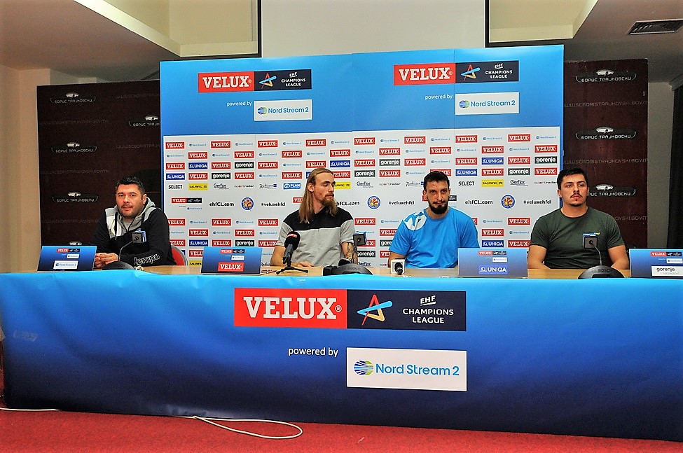 Перед матчем с "Чеховскими Медведями" "Металург" представил троих новичков