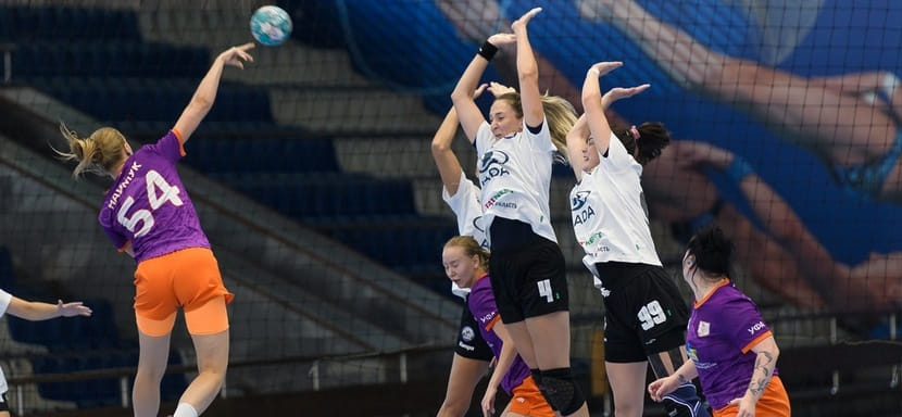 Сегодня второй день чемпионата городского округа Тольятти: вечером сыграют лидеры таблицы "Лада" и "Уфа-Алиса"