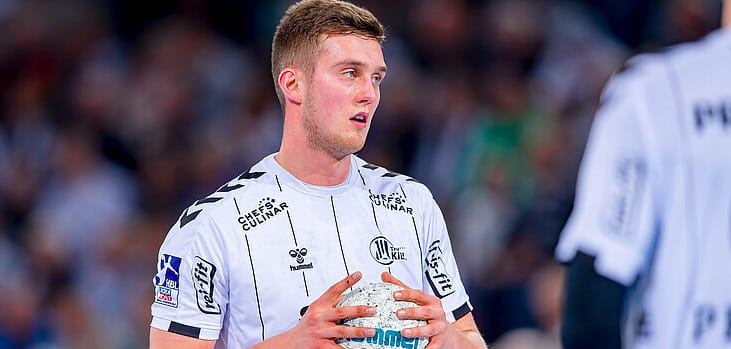 Германия. Австрийский левый полусредний "Киля" Никола Билык порвал крестообразную связку на толчковой левой ноге