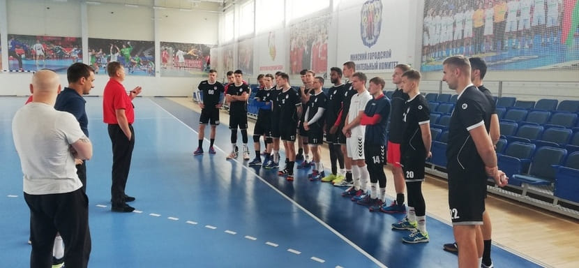 Гандболисты СКА вышли из отпуска. В основной состав привлечен ряд молодых игроков. Дмитрий Никуленков стал помощником Игоря Папруги