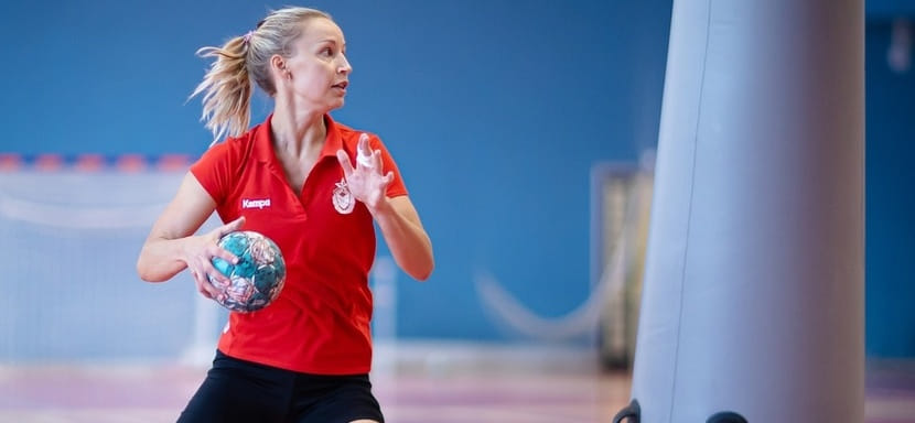 Наталья Чигиринова: "Сейчас трудимся в Красногорске. Здесь стало больше гандбола. Терпим, работаем, ждём начала сезона" (ВИДЕО)