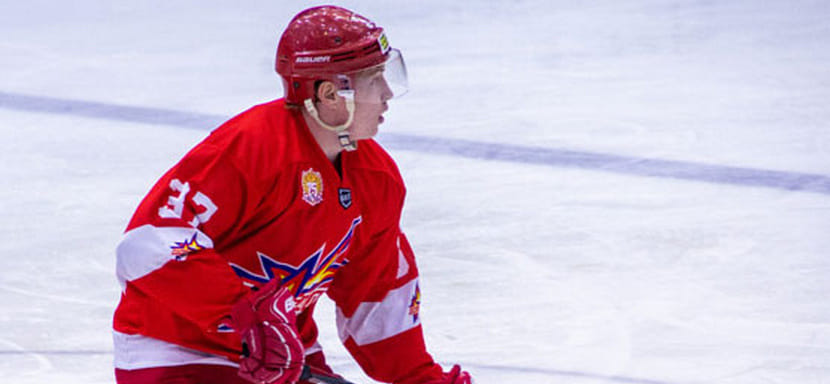 Хоккеист "Ижстали" Алексей Баженов: "Впервые увидел гандбол вживую. Очень впечатлён! Похож на хоккей обманными финтами и постоянным движением"