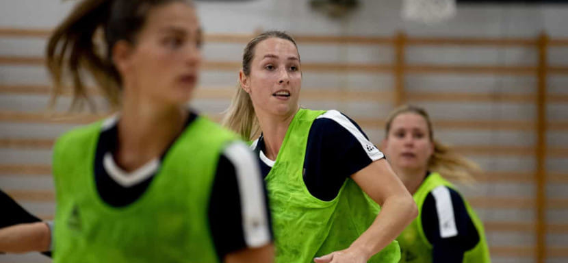 Помним, волнуемся. Лоис Аббинг: "Про свадьбу меня не спрашивать — все вопросы к Йосу!"