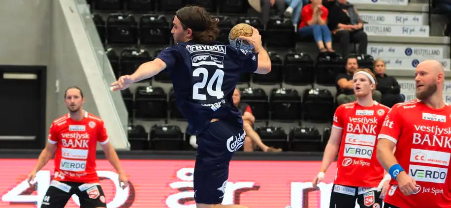 Кубок Дании. Завершилась 1/8 финала мужского турнира. В следующую стадию прошли команды только из первого дивизиона