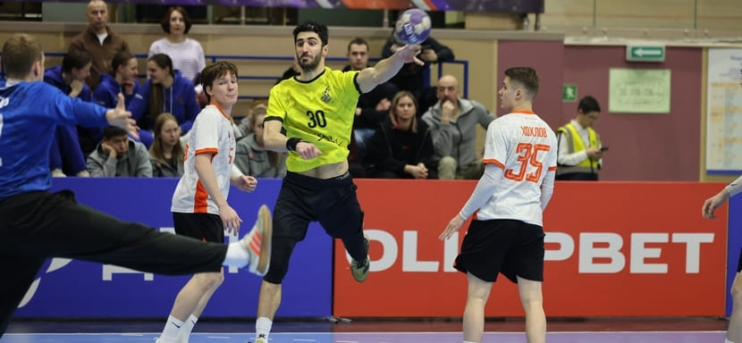 Омский "Скиф" добился второй победы в чемпионате: на домашней арене команда Павла Гуськова была сильнее "академиков" из Москвы