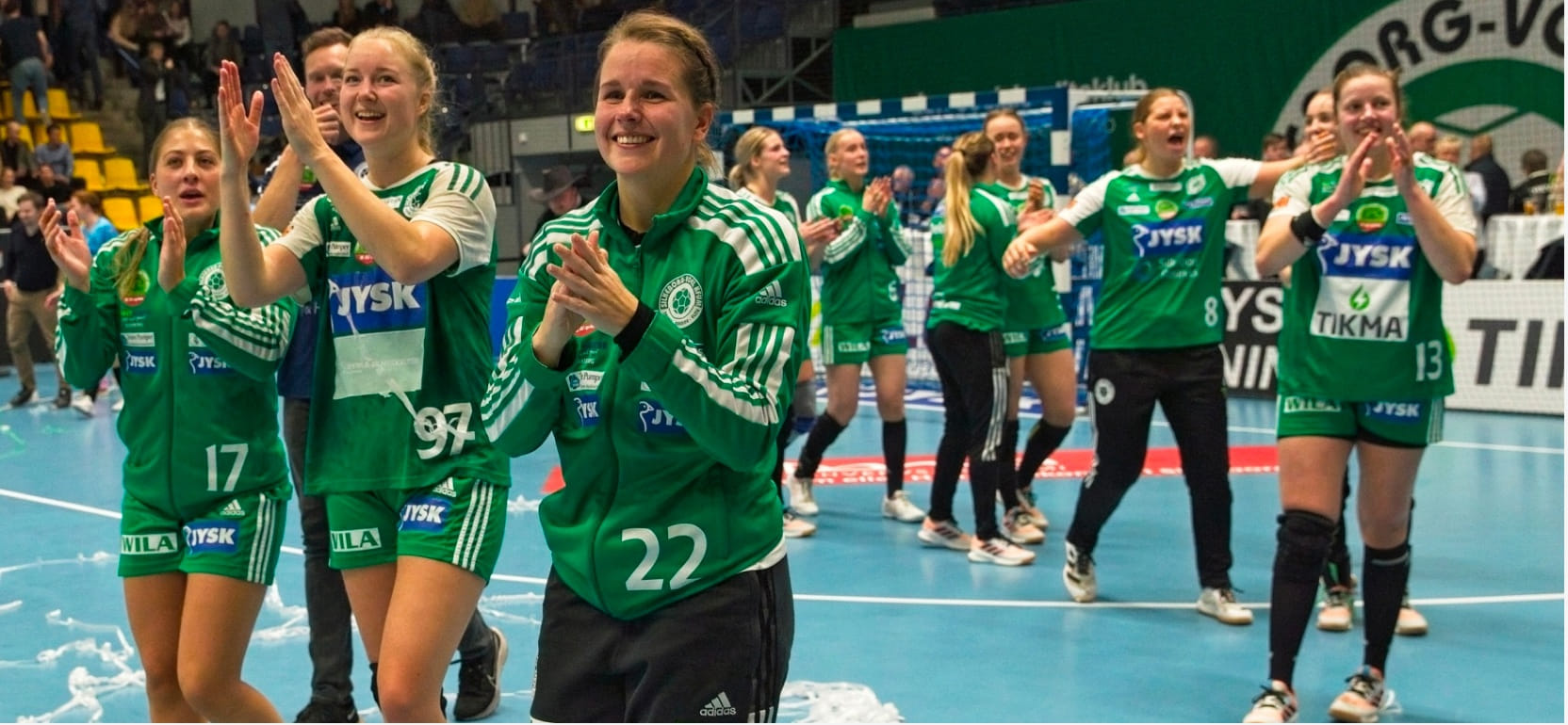 Дания. Лидировавший по потерянным очкам "Икаст" уступил идущему шестым "Силькеборгу" и остался на втором месте в таблице