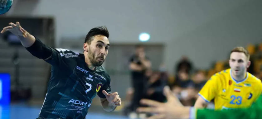 Лига чемпионов. Мужской турнир стартует четырьмя матчами. "Кельце" Королька примет "Нант" Шкуринского, "Барселона" сыграет в Венгрии с "Пиком"