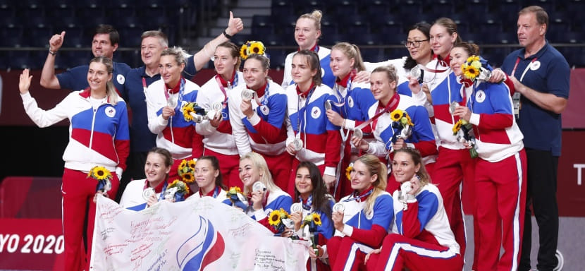 С Надеждой. "Это серебро — великое достижение. И путь, который прошла сборная России, тоже велик"