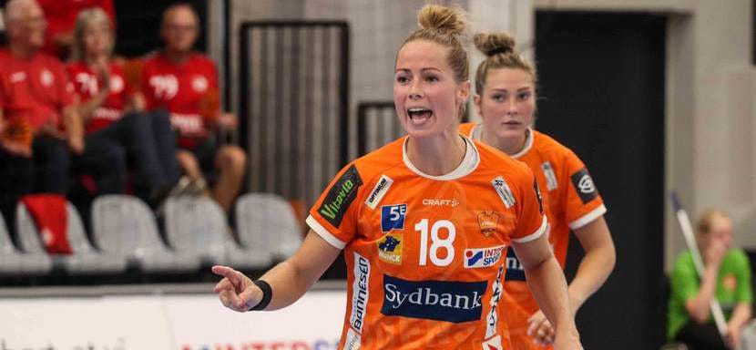 Дания. 38-летняя капитан "Оденсе" Камилла Ларсен покинет команду по окончании сезона. В клубе она проводит 13-й год