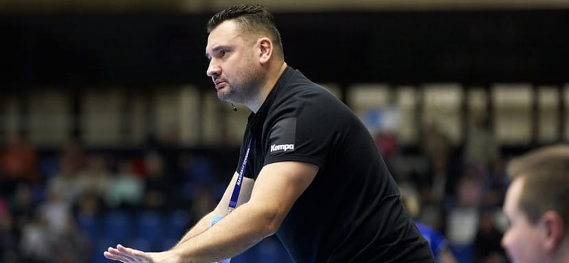 Olimpbet Суперлига. Дмитрий Тихон: "Сезон в таком темпе у меня первый в карьере. Где-то попадаю с подготовкой, где-то учусь"