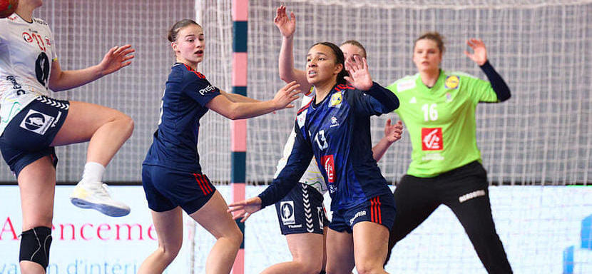 Победами девушек из Венгрии, Франции и Сербии завершился первый день ЧЕ U-19. Сегодня состоится второй тур