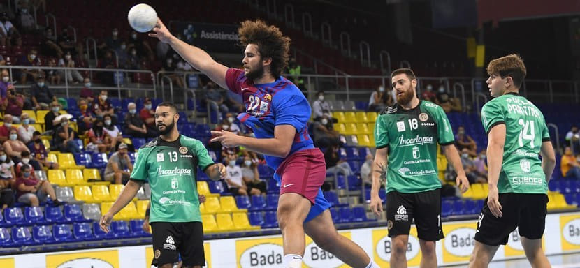 Испания. Линейный "Барселоны" и сборной Португалии 23-летний Луиш Фраде порвал "кресты" и выбыл на длительный срок