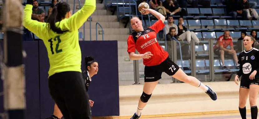 Правая крайняя из Беларуси Рената Максименко продолжит защищать цвета "Хапоэля" из Ришон-ле-Циона