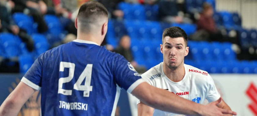 "Кельце" Королька обыграл "Гвардию" в матче с 75 голами, "Висла" с Житниковым победила "Азоты" в чемпионате Польши