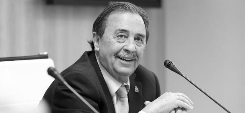 Умер Хуан де Диос Роман, бывший президент испанской федерации. Во главе сборной он брал медали Олимпиады, чемпионатов мира и Европы