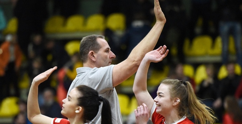 Беларусь. Главный тренер "Гомеля" Томаж Чатер: "Надо повторить победный счет в Минске, и тогда мы станем чемпионами"