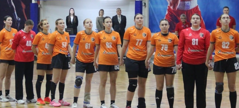 "Ставрополье" на своей площадке уступило второй команде "Ростова" в высшей лиге несмотря на 13 голов Снежаны Махнёвой