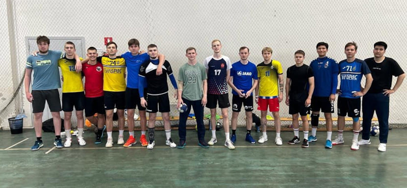 В Тольятти стартовали Всероссийские соревнования среди студентов, в которых принимают участие 5 мужских команд