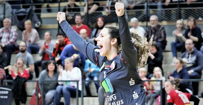 Женская бундеслига. Голкипер сборной Португалии Исабел Гоиш рассталась с "Халле-Нойштадтом"