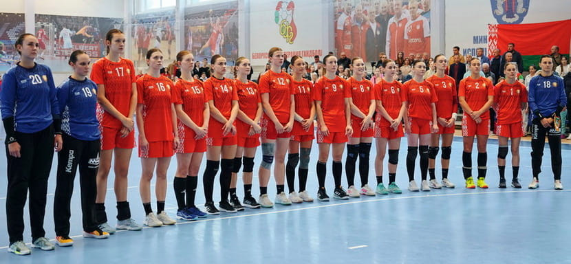 20 гандболисток из чемпионата Беларуси прибыли на тренировочную сессию национальной команды под Минском
