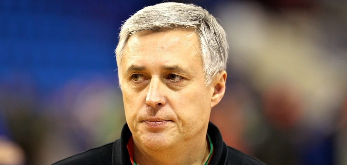 Юрий Шевцов: "Прежнее поколение привело нас на гору, на вершину которой нужно карабкаться. Да, медленно, да, тяжело, но назад пути нет, там — пропасть"