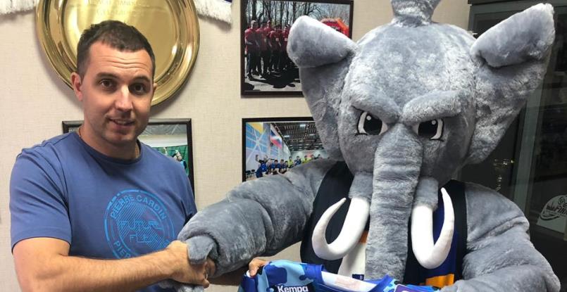 "Виктор" представил нового маскота. Им стал южный слон