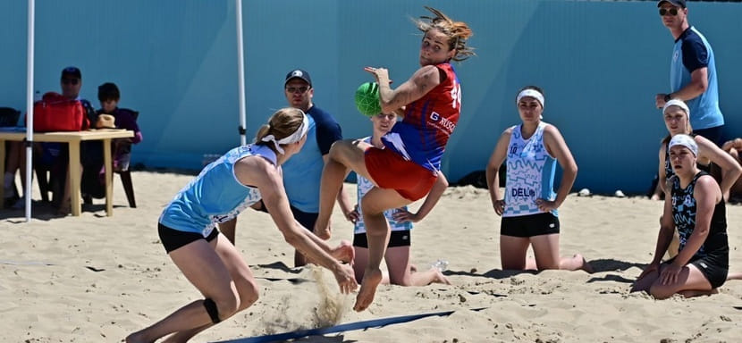 Известно расписание второго тура женского чемпионата России по пляжному гандболу, который завтра стартует в Анапе