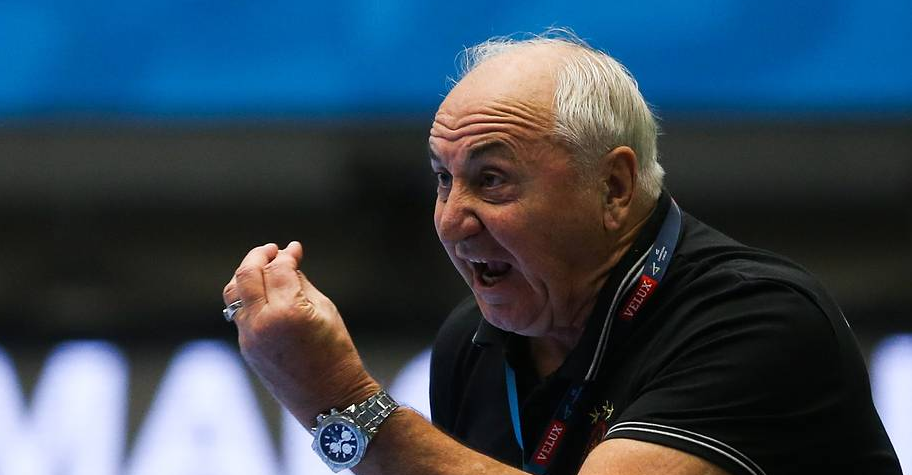 Суперлига. Владимир Максимов: "Перед "Спартаком" стоит задача отобрать титул чемпиона у нашей команды. На это средств не жалеют"