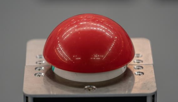 ЧМ-2019. Игрок сборной Австрии Тобиас Вагнер получил желтую карточку, случайно нажав красную кнопку тайм-аута