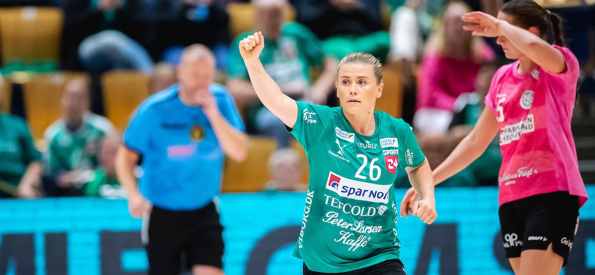 Дания. Норвежки Моа Хёгдаль и Эмили Ховден помогли "Виборгу" переломить ход встречи с "Икастом"